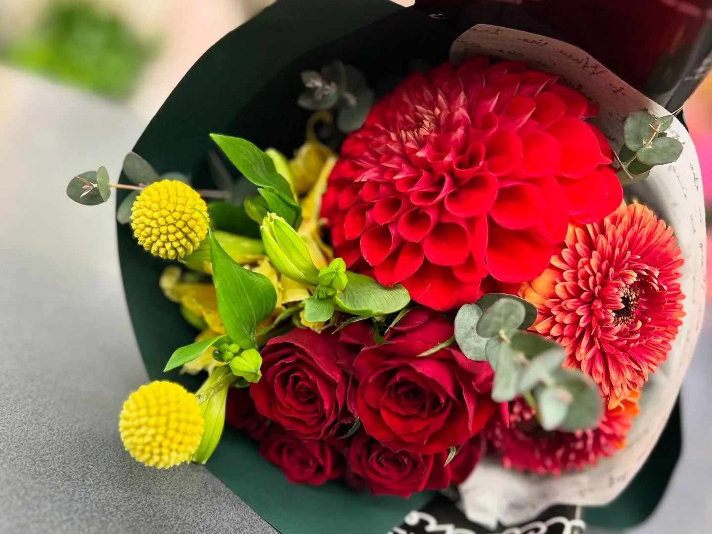 ダリア朝日てまり✿バラブリランテのブーケ🌹❤️♥️.。❁*....