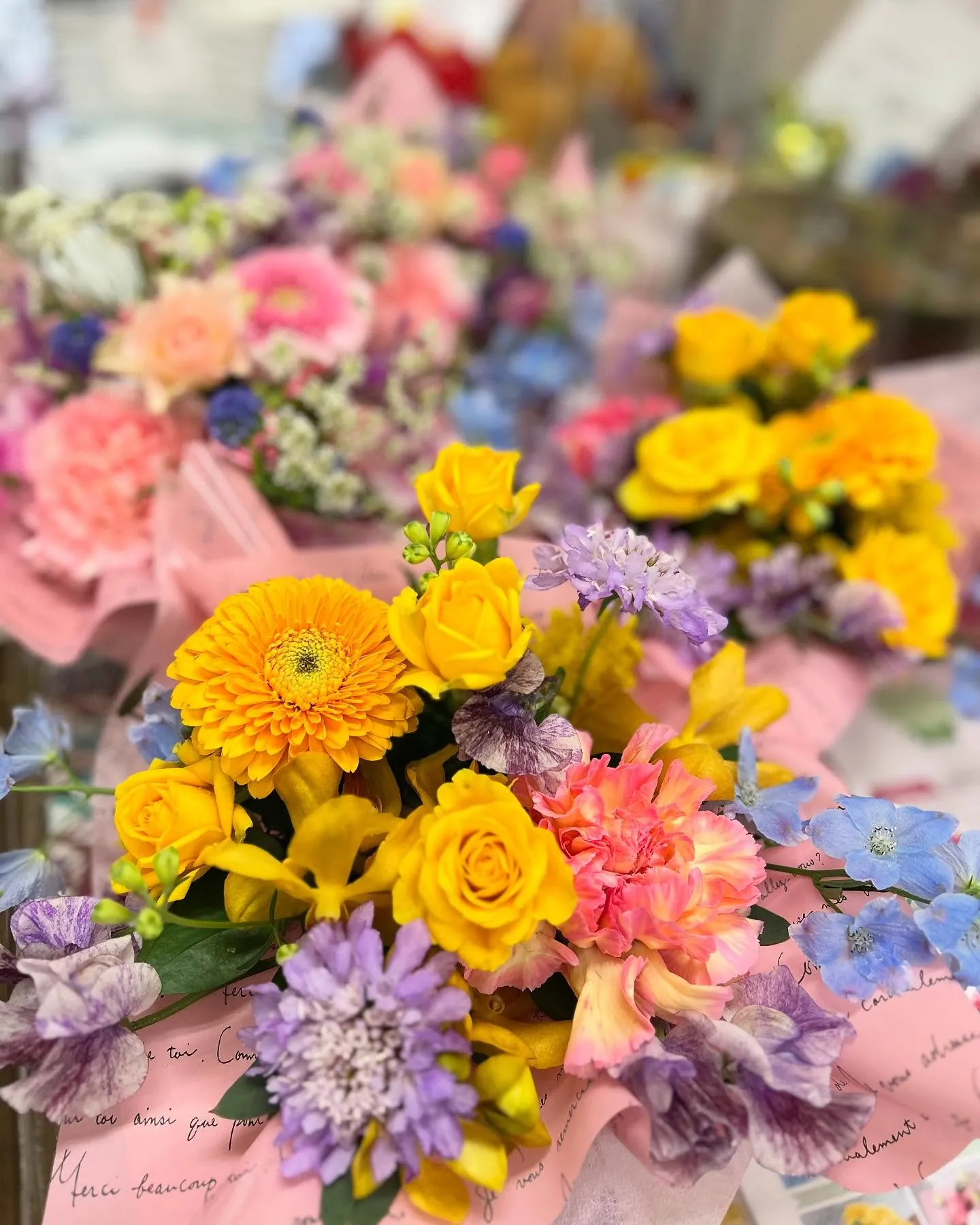 本日、明日は郡市小学校の卒業式☆.。.:*・