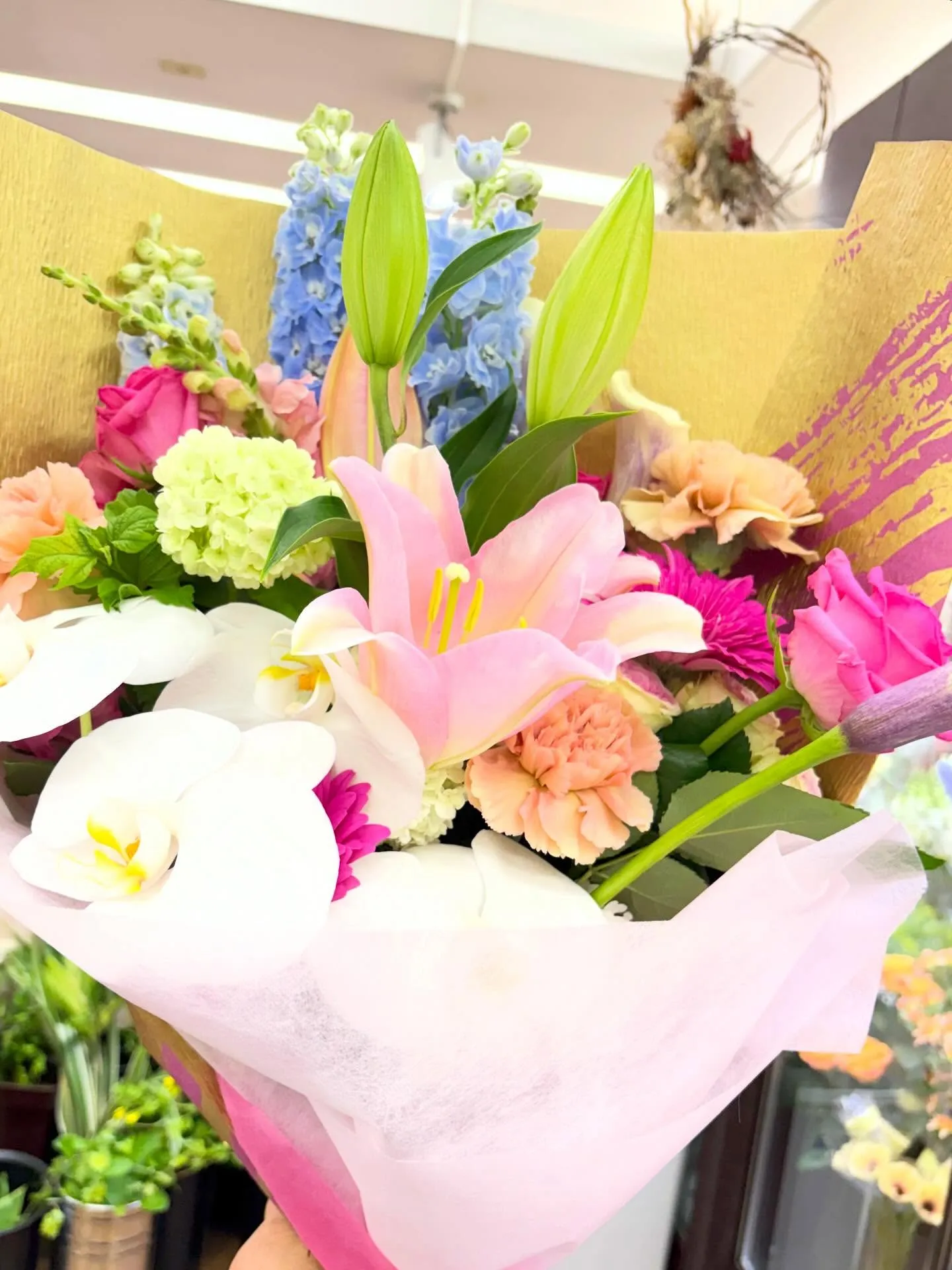 100歳のお誕生日に贈る特別な花束*:*.·°✲